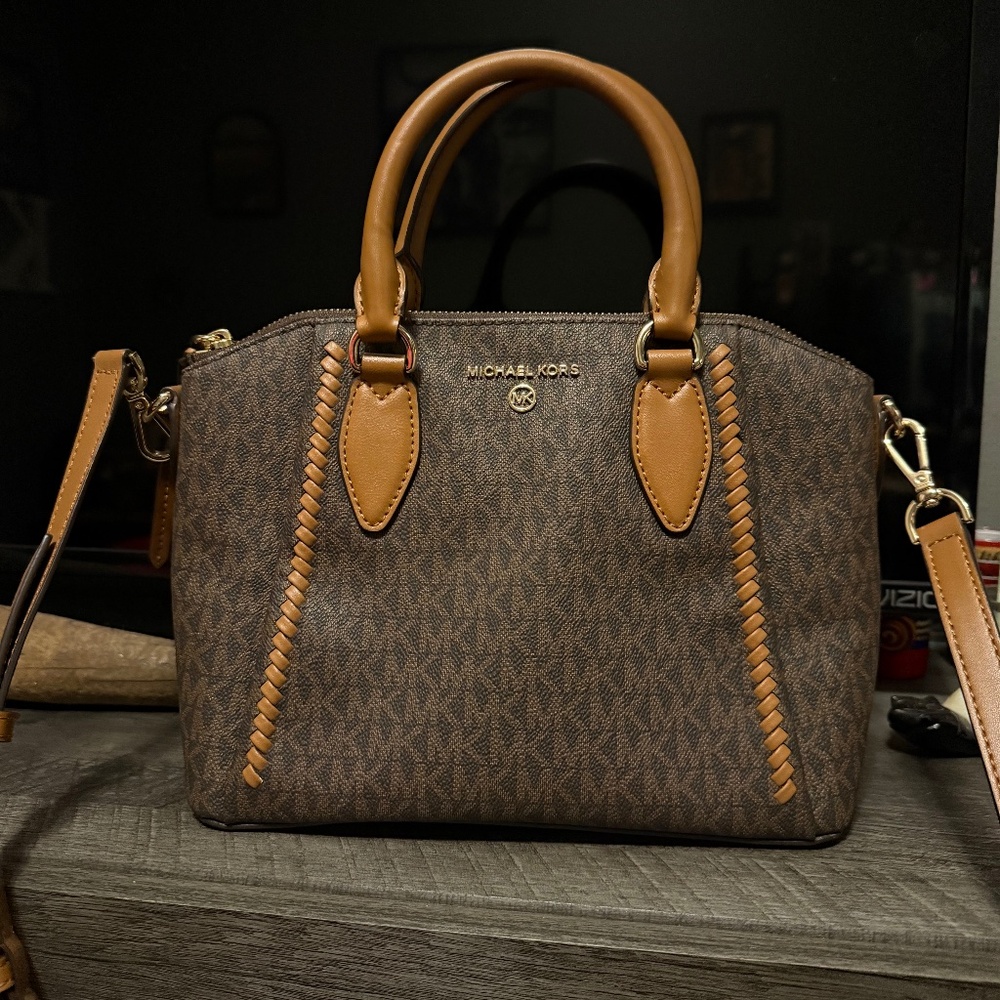 Michael Kors Medium Sienna Messenger Bag